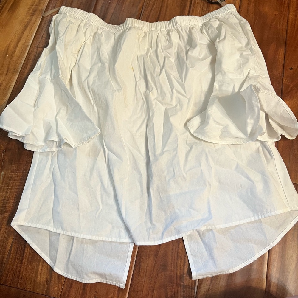 Women’s Charlotte Russe White Off The Shoulder Blouse. Size Medium